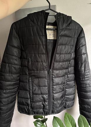 Куртка чорна демісезон дута pull&bear, s / 26