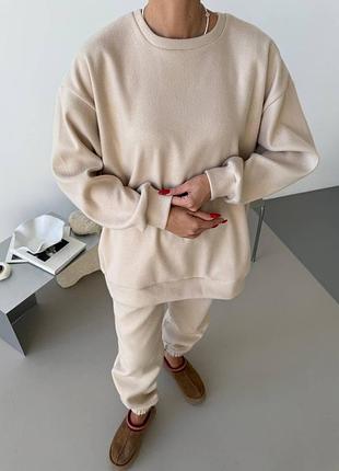 Костюм из ангоры черный
