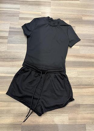 Костюм футболка та шорти shein