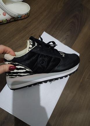 Сникерсы, кроссы saucony