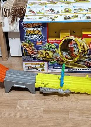 Трек hot wheels monster trucks power smashers заряджай та переслідуй оригінал з сша! гарний стан