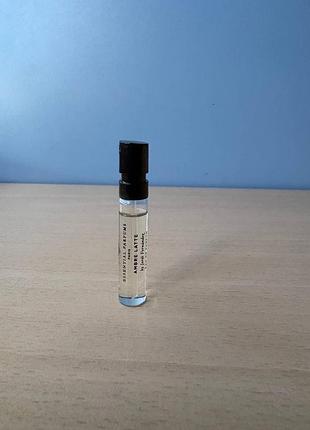 Ambre latte від essential parfums оригінал