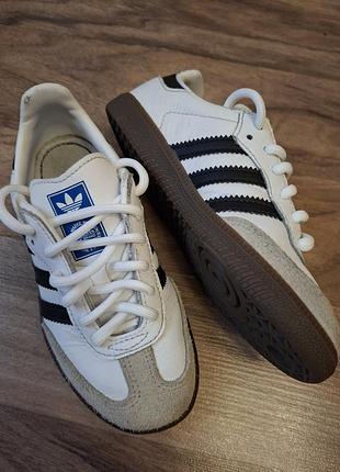 Білі дитячі кросівки кеди adidas samba розмір 30