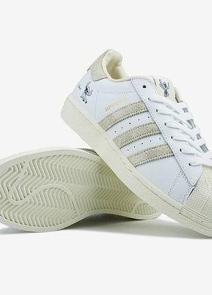 Adidas superstar cloud white disney stitch
