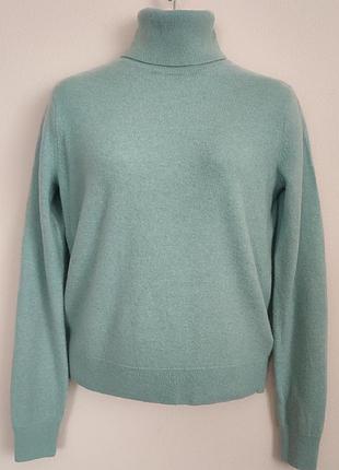 Жіноча водолазка uniqlo зі 100% кашеміру у світло-зеленому (м'ятному) відтінку.