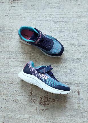 Детские кроссовки, 2/35 (евро), стелька 
22,5 см, skechers