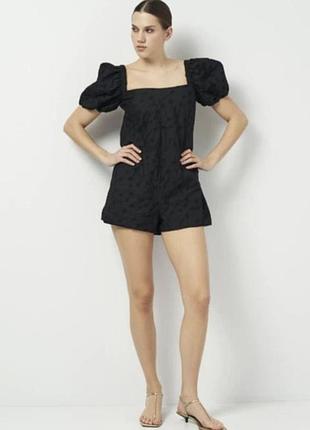 Zara жіночий чорний комбінезон шорти.