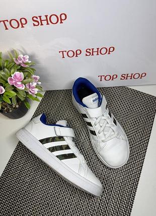Оригінальні кросівки дитячі adidas