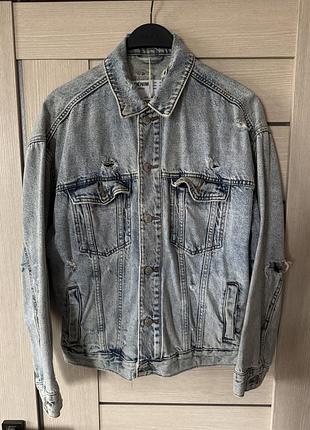 Джинсова куртка bershka