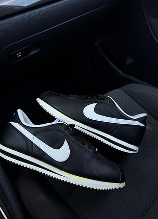 Кросівки чоловічі nike cortez чорні з білим