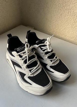 Кросівки skechers