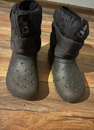 Детские/подростковые зимние сапоги дутики crocs classic neo puff boot, размер j6
