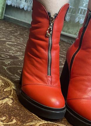 Ботфорти на платформі