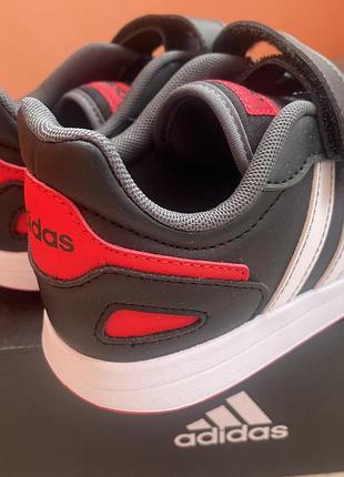 Снікерси adidas, розмір 34 ( 22см устілка)