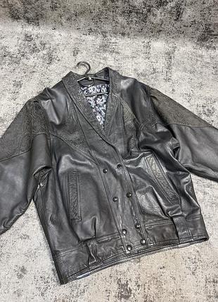Вінтажна шкіряна куртка 80s/90s з тисненням  vintage