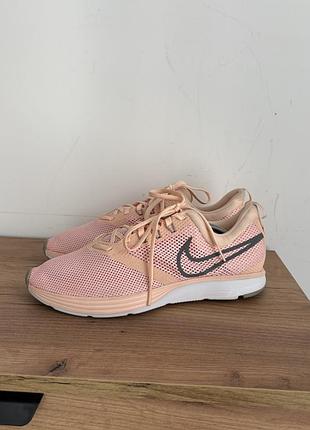 Бігові рожеві кросівки nike 43 розмір устілка 28см