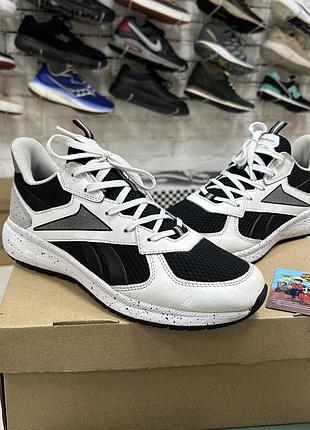 Жіночі кросівки reebok road supreme 4.0 чорно-білі оригінал спортивні для бігу тренувань залу шкіряні повсякденні бу 39-40 р сітка легкі якісні
