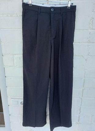 Брюки чоловічі з защипами weekday uno loose suit trousers, розмір s (44)