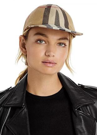 Крута кепка burberry