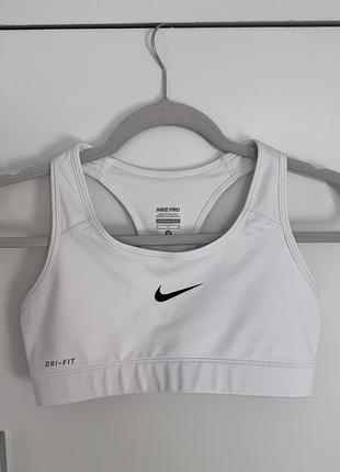 Топ жіночий nike s розмір