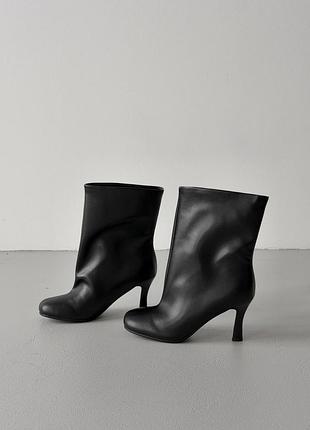 Ботильоны с анатомическим мысом кожаные черные