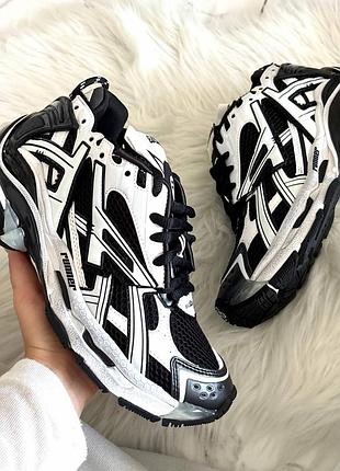 Balenciaga runner black white 2