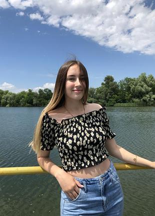Жіночий квітковий топ