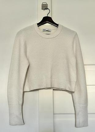 Укорочений пухнастий светр zara