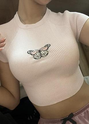 Топ бершка bershka у рубчик рожевий з вишивкою метелик бабочка кроп топ футболка з коротким рукавом