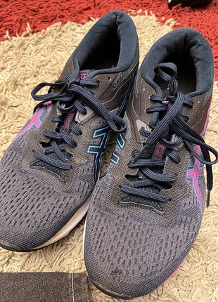 Жіночі бігові кросівки asics gt-1000 (оригінал)