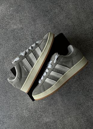 Adidas campus