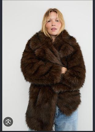 Шуба из иск.меха bershka