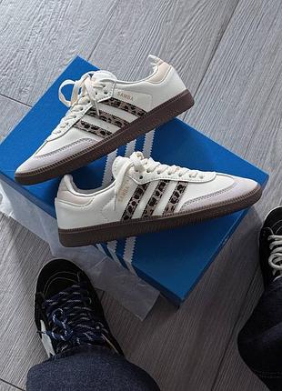 Кросівки легкі зручні жіночі adidas samba