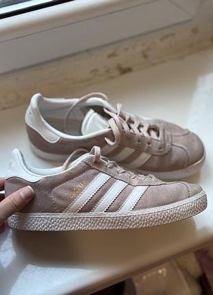 Кросівки adidas gazelle замшеві, розмір 34, рожеві
