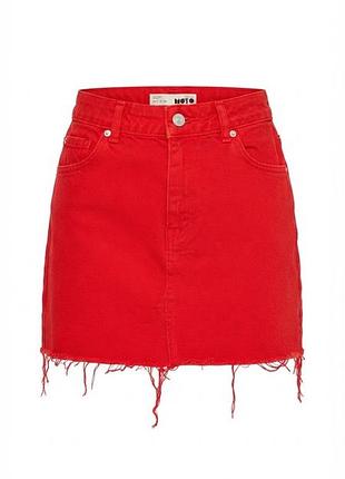 Красная джинсовая мини-юбка topshop moto с необработанным краем, размер 34 (eu) / 6 (uk)