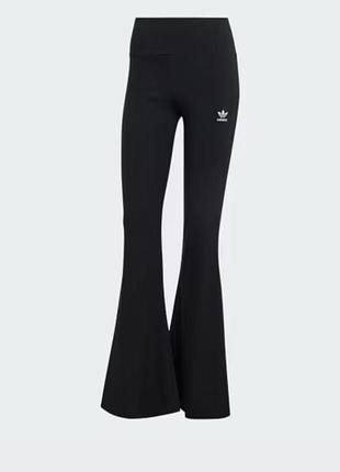Трендові легінси-кльош adidas originals ess fl, розмір s