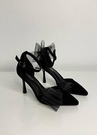 Открытые туфли с бантиком