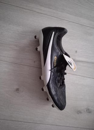 Футбольні бутси puma king