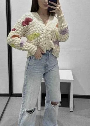 Вʼязаний обʼємний кардиган з ґудзиками zara