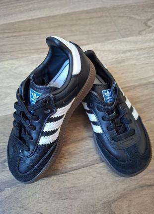 Чорні шкіряні кросівки adidas samba розмір 23
