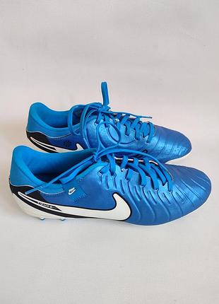 Футбольные бутсы nike