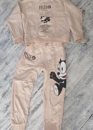 Легкий костюм, размер 116, состояние хороший