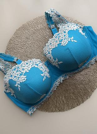 Бюстгальтер від італійського бренду intimissimi