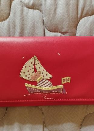 Кожаный кошелек красного цвета radley