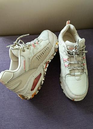 Женские кроссовки skechers los angeles cool trek размер 39, цвет бежевый