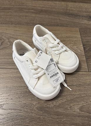 Кеди дитячі zara білого кольору , нові