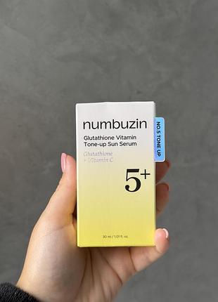 Сонцезахисна сироватка numbuzin no.5+ glutathione vitamin tone-up sun serum spf50+