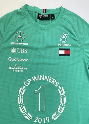 Новая мужская футболка коллекционная футболка mercedes amg petronas f1 team 2019 gp winners (tommy hilfiger)