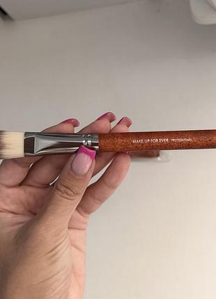 Профессиональная кисть make up for ever professional для макияжа