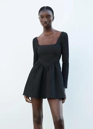 Міні сукня zara чорна текстурна, розмір xs-s